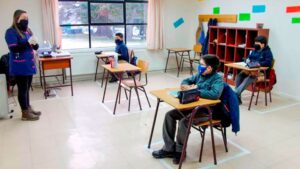Exseremis de Educación insisten en aplicar uso de mascarillas en establecimientos educacionales