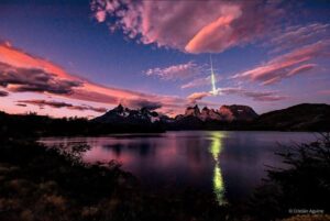 Fotógrafo logró capturar el paso de una estrella fugaz en Torres del Paine