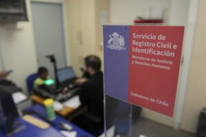 El drama de madre que no pudo inscribir a su hijo con apellido paterno