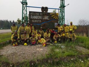 Durante un mes funcionario de Conaf Magallanes combatió los incendios forestales de Canadá