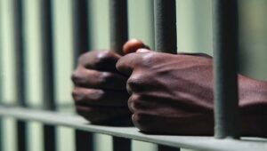 Cárcel para colombiano que incurrió en nueve delitos de violencia intrafamiliar contra expareja