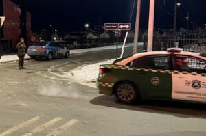 Se registró una colisión entre patrulla de Carabineros y auto particular