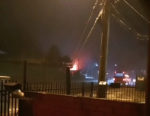 Una persona lesionada en incendio que destruyó quincho