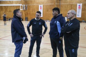 Con los hermanos Feuchtmann en casa, Chile enfrenta a Argentina en Balonmano