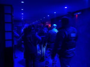 Operativo intersectorial de fiscalización finalizó con varios sumarios y sorprendiendo a una menor de edad en una discoteque