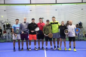 El excampeón del mundo Roby Gattiker se presentó anoche en el Complejo Viento Austral Padel Club ante numeroso público