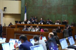 Acusación constitucional contra ministro de Educación fue rechazada por la Cámara