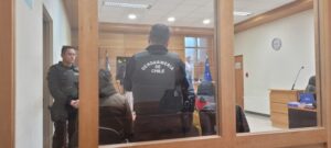 Dejan en libertad a sujetos que protagonizaron persecución policial donde un carabinero usó arma de servicio