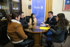 Dirigentas acuden a alcalde en búsqueda de terrenos para construir viviendas sociales