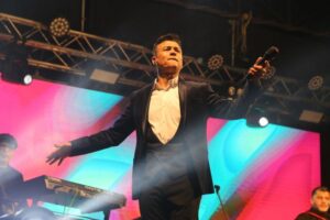 Américo cerró al ritmo de la cumbia el Carnaval de Invierno 2023