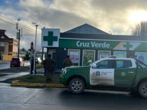 Rompen ventana y roban en Farmacia Cruz Verde de Porvenir
