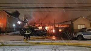 Incendio de madrugada destruyó casa en Población Cecil Rasmussen