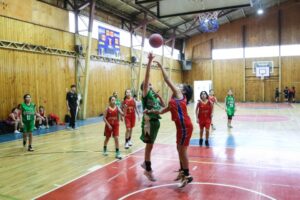 En los gimnasios de la Confederación Deportiva, Sokol, Español y UMAG, continúa hoy el Nacional de Básquetbol “Mini”