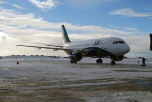 Trabajadores de aeropuertos convocan a paro nacional por 24 horas en septiembre