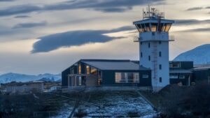 Puerto Williams vive una “explosión” de vuelos charter desde Santiago