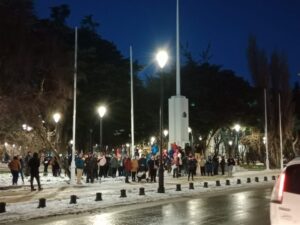 Nueve agrupaciones de vivienda ayer se reunieron con gobernador Flies y el Minvu