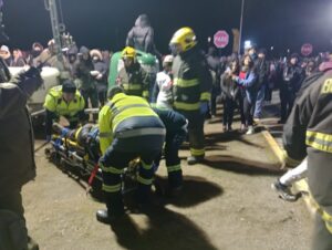 Carnaval de Invierno: mujer cayó de plataforma cuando intentaba ver los carros alegóricos