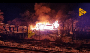 Devastador incendio destruyó una casa en el sector Dorotea y dejó a una damnificada