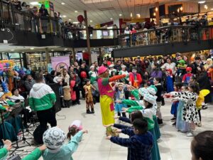 Con temática de disfraces, cientos de niños disfrutaron de su día en la ZonAustral