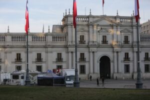 Renuncia embajadora chilena en Reino Unido