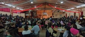 Masiva asistencia al bingo del Instituto Sagrada Familia en Punta Arenas
