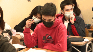 Directores de establecimientos evalúan sugerir uso de mascarillas