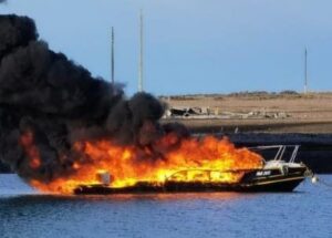 Tres lesionados deja explosión de bote en Porvenir