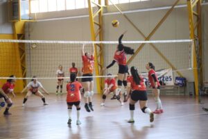 La pasión se sintió en cada remache de la cuarta fecha de la Liga Regional de Vóleibol