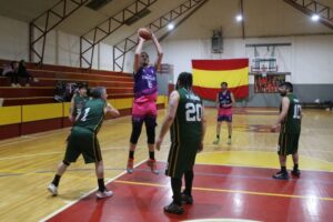 Latitud Sur derrotó a Club Chile en nueva fecha del Básquetbol Laboral