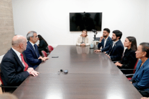 Comprometen impulsar desclasificación de archivos secretos de EE.UU. en la dictadura