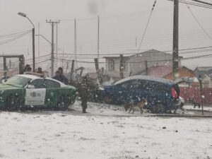 Conductor ebrio provocó daños al salirse de la calzada y chocar cerco perimetral