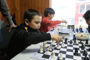 Inician talleres de ajedrez para niños de Punta Arenas