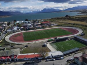 Autoridades y deportistas de Natales, realizaron lanzamiento oficial del Campeonato de Fútbol 2023-2024
