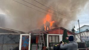 Voraz incendio arrasó casa habitación dejando a dos mujeres damnificadas