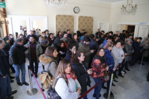 Desorganización y duras críticas marcaron venta de entradas para Festival Folclórico