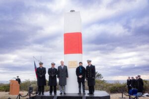 Armada conmemoró los 80 años del Faro Bernardo O’Higgins situado en el Fuerte Bulnes