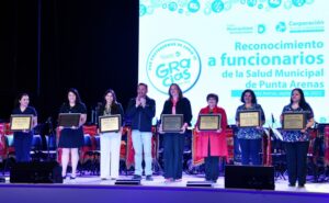 Homenajeados: funcionarios de salud municipal recibieron reconocimiento
