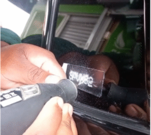 Conductores magallánicos molestos por costos de grabado en sus vehículos