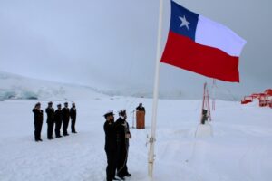 Conmemoran aniversario del recate de la expedición de Ernest Shackleton por el piloto Luis Pardo