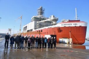 Científicos asombrados con laboratorios del buque Rompehielos “Almirante Viel”