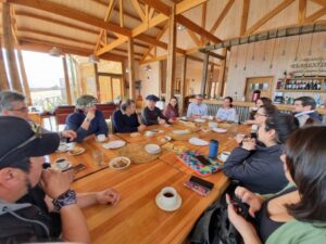 Potenciando el destino de Última Esperanza: gremios del Comercio y Turismo se reúnen con Fedetur