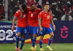 La probable formación de Chile para enfrentar a Uruguay