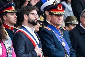 Presidente Boric entona himno 