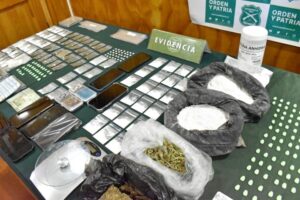 Cinco personas a prisión y tres recuperan su libertad tras operativo policial donde se incautó drogas ilícitas y armas de fuego