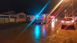 Bomberos acude a emergencia por materiales peligrosos en Punta Arenas
