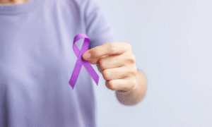 Avanza proyecto para borrar al cáncer como antecedente de clientes