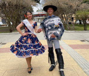 En Porvenir 14 parejas iniciaron su competencia para quedarse con el actual campeonato juvenil de la cueca
