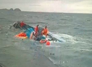 Lancha a Motor “Ana Belén II” naufraga en Bahía Arquistade de Isla Wollastone