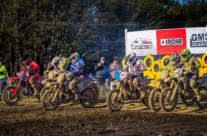 Talento, barro, pasión y aguanieve en la primera fecha del Motocross Regional