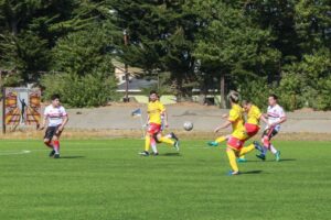 Cosal y Español abren una nueva jornada del fútbol de la Asociación Punta Arenas